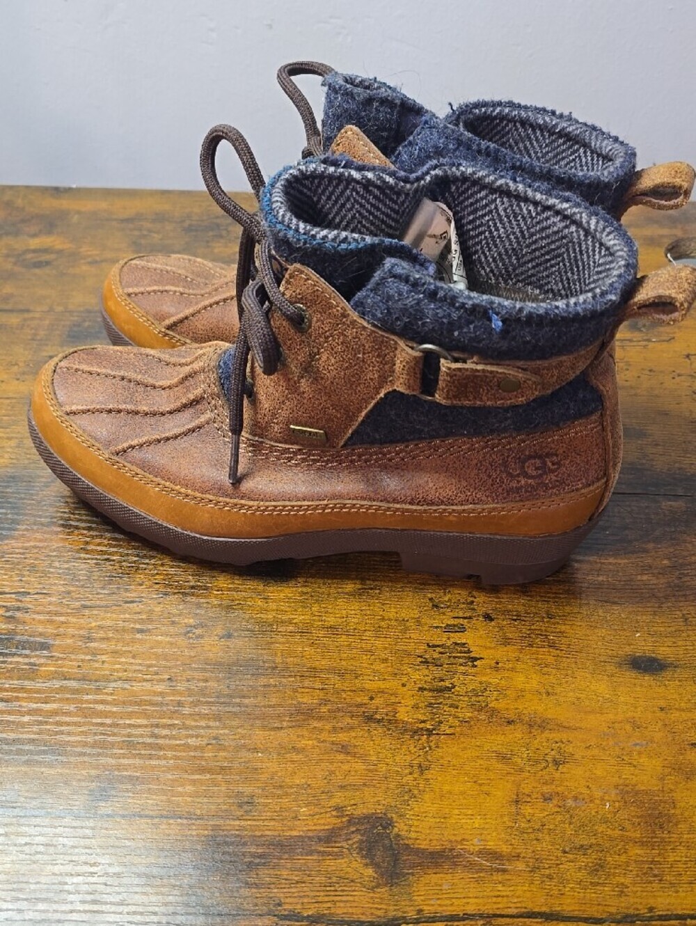 ​UGG Wynton Waterproof Leather Boiled Wool Winter Boots Chestnut Navy 7 - Picture 2 of 11